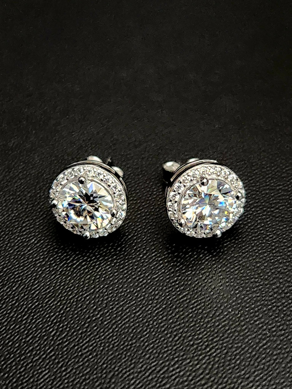 VVS1 Moissanite Luxury Halo Earrings