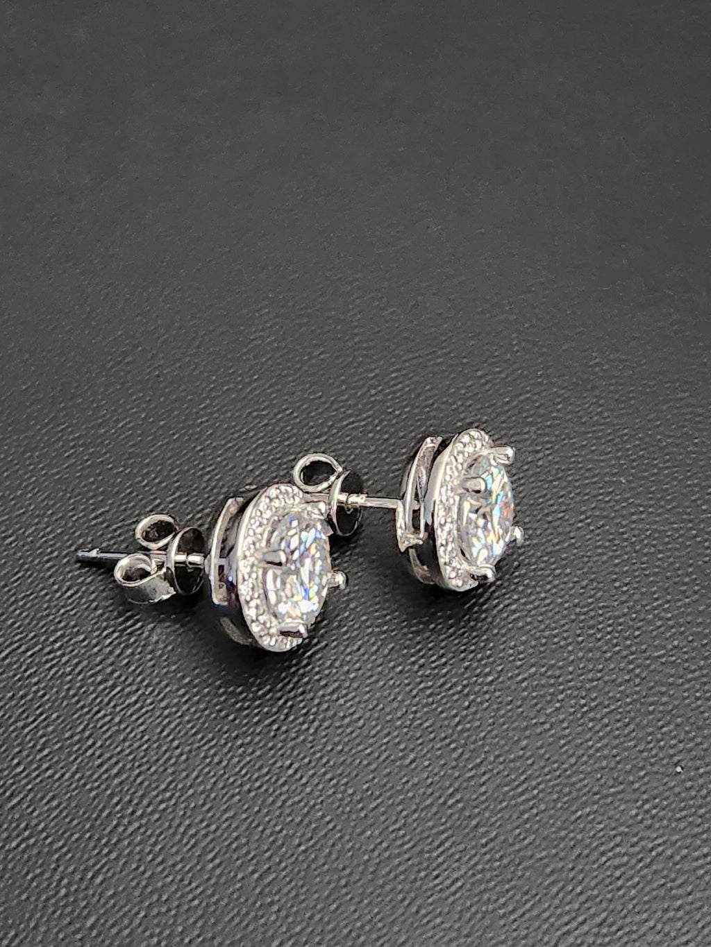 VVS1 Moissanite Luxury Halo Earrings