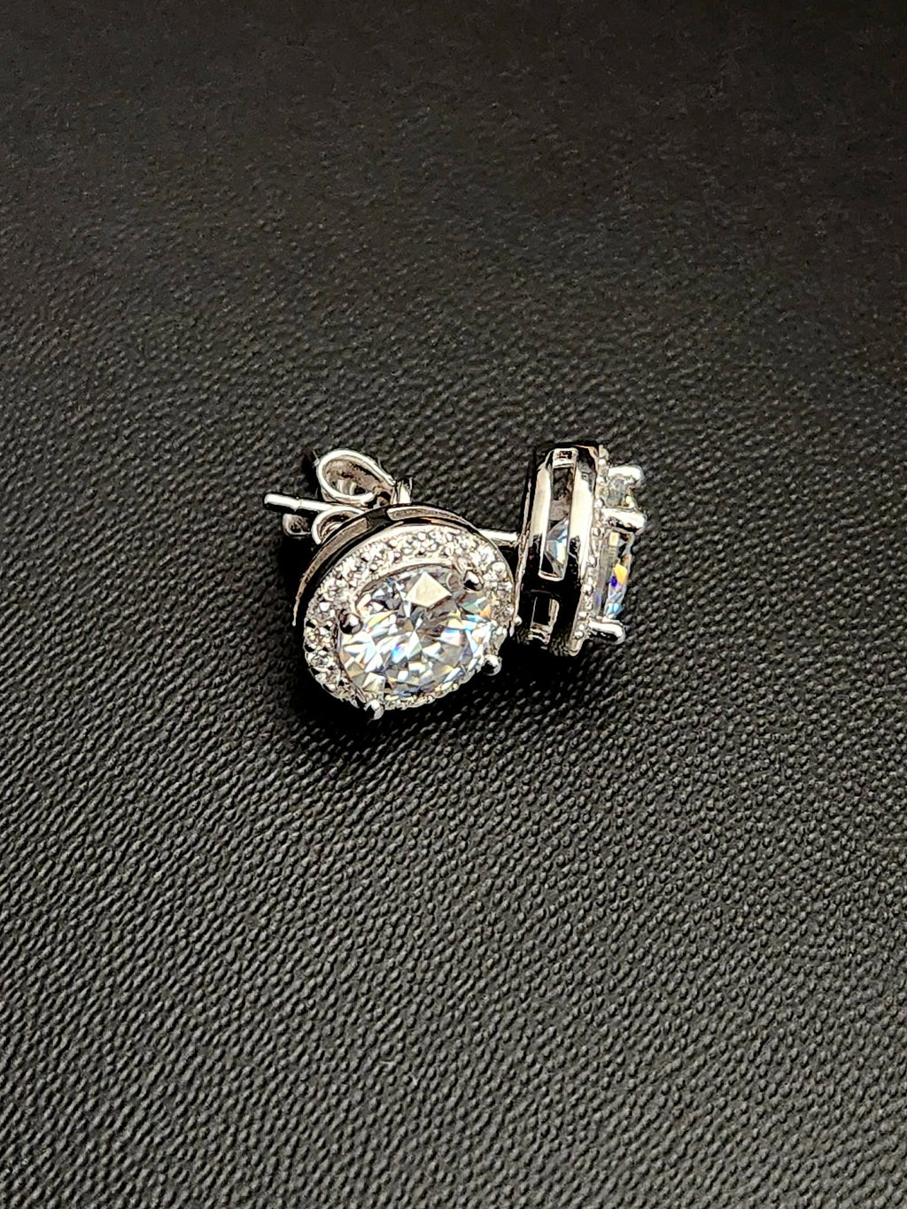 VVS1 Moissanite Luxury Halo Earrings