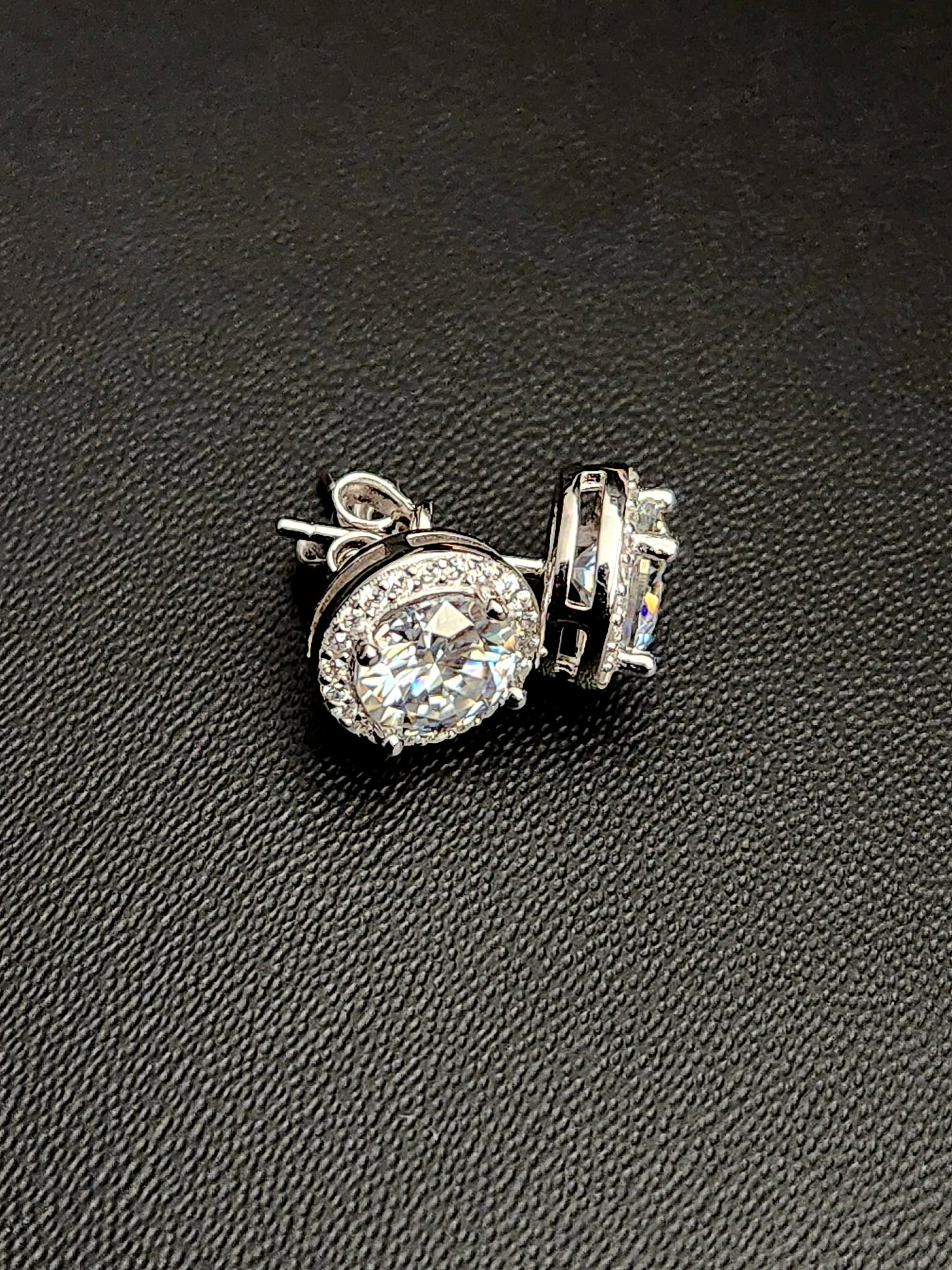 VVS1 Moissanite Luxury Halo Earrings