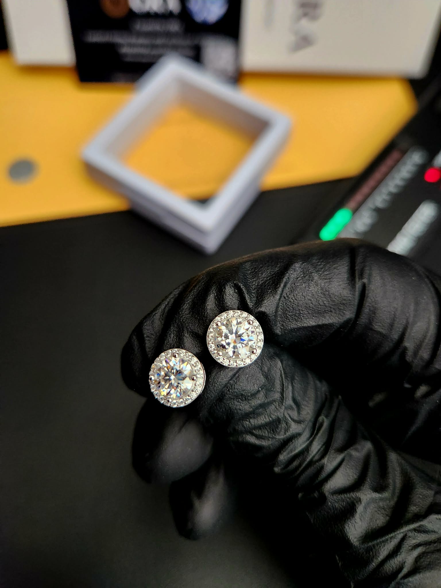 VVS1 Moissanite Luxury Halo Earrings