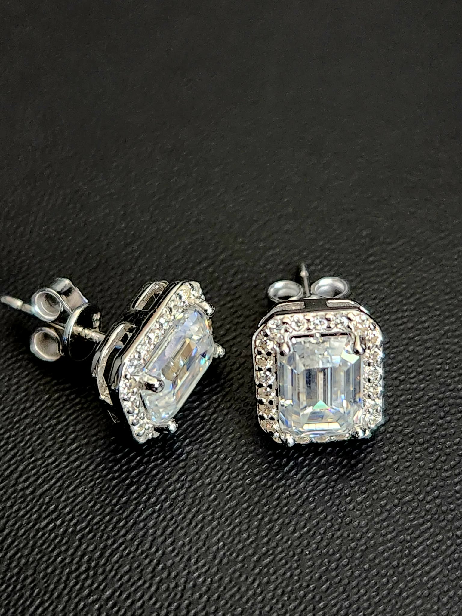 VVS1 Moissanite Emerald Earrings