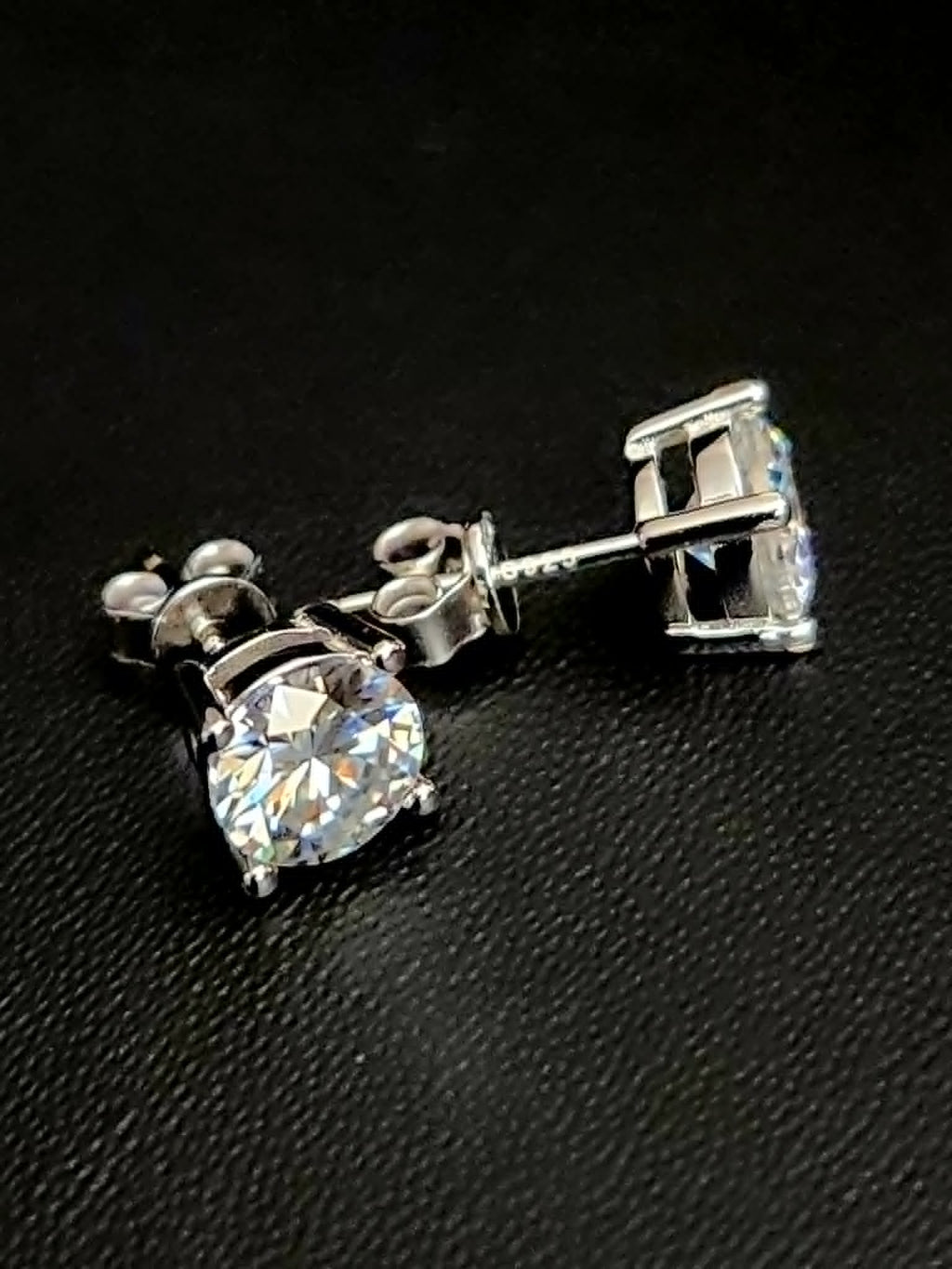 VVS1 Moissanite Stud Luxury Earrings