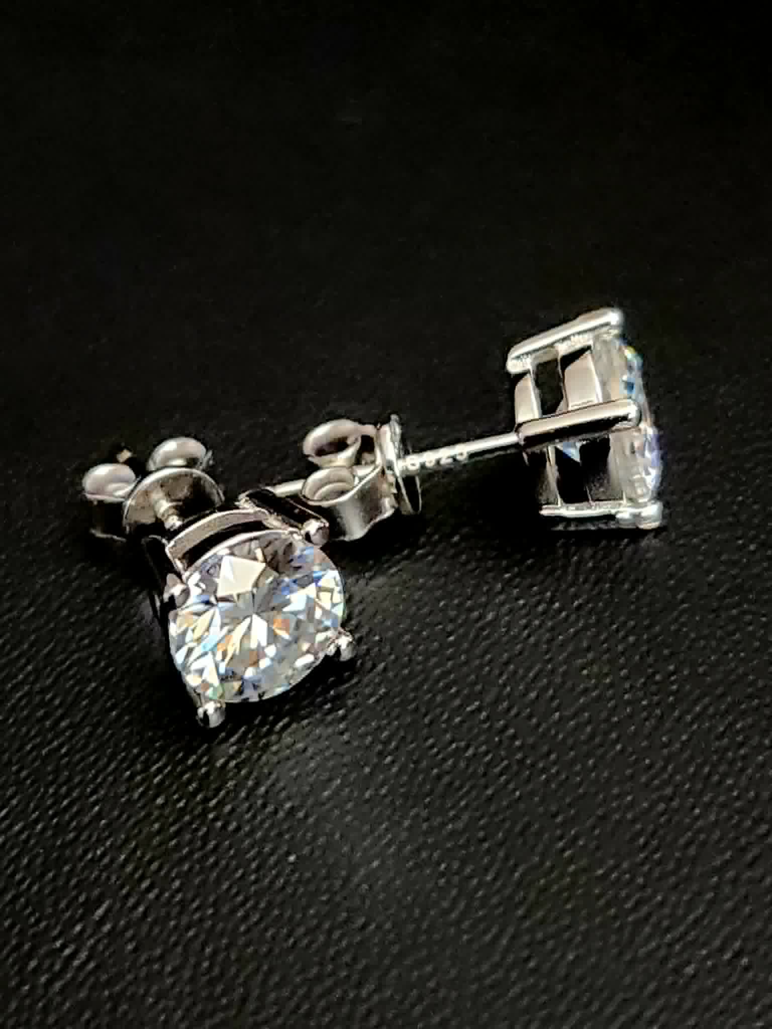VVS1 Moissanite Stud Luxury Earrings