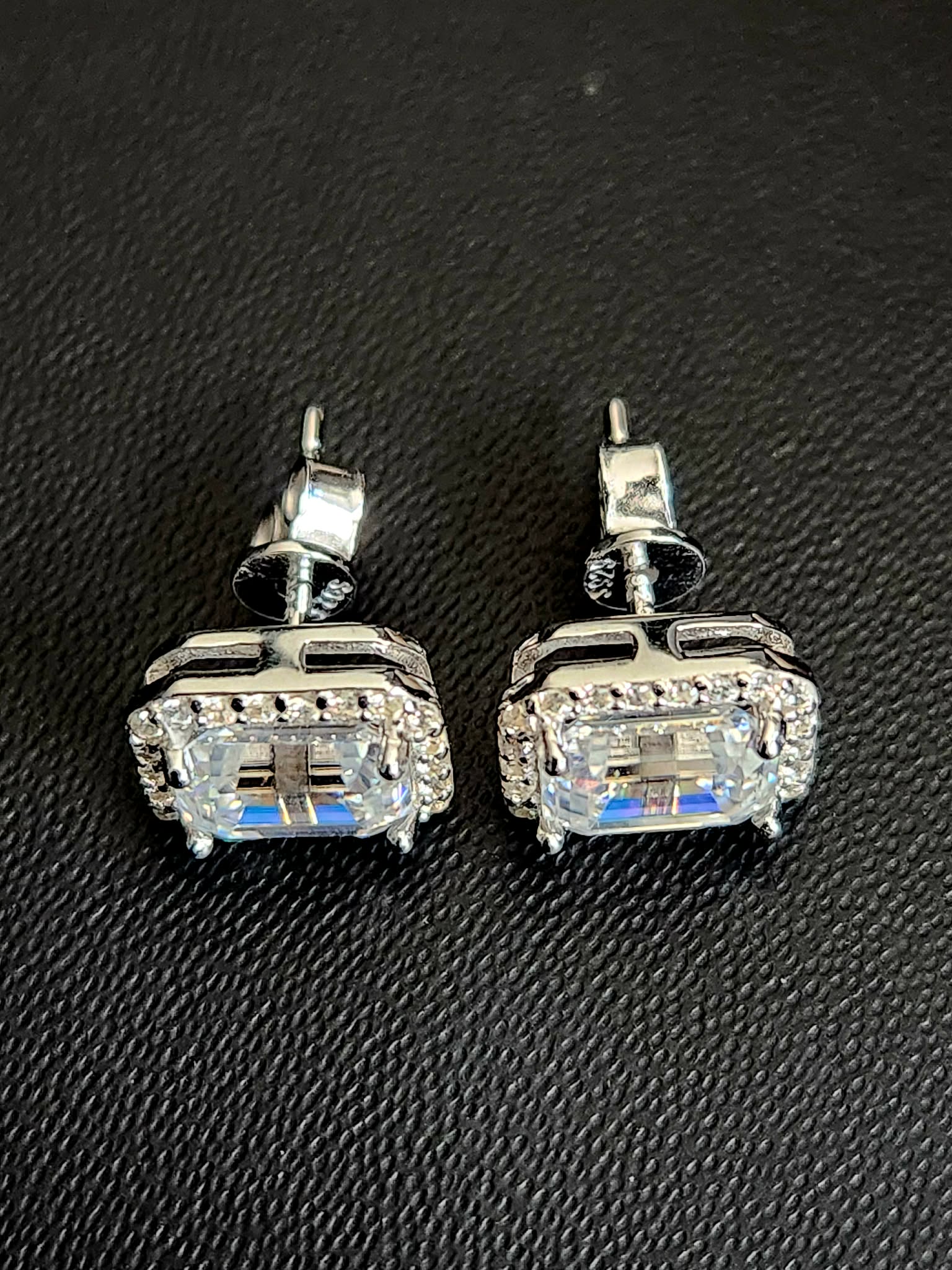 VVS1 Moissanite Emerald Earrings