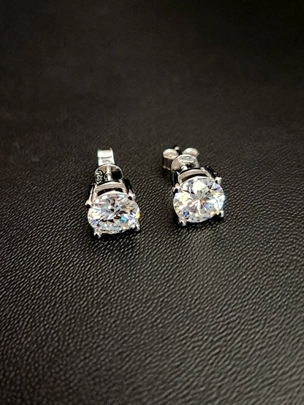 VVS1 Moissanite Stud Luxury Earrings